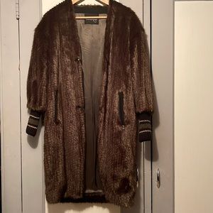 This is a special coat 😍 Made in Italy